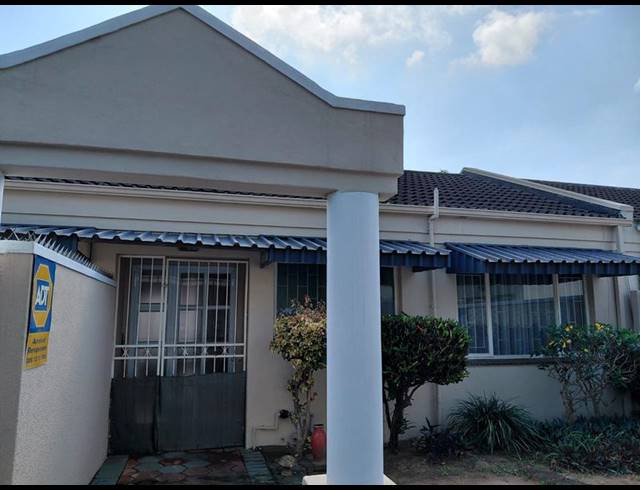2 BEDROOM TOWNHOUSE FOR SALE IN SHERWOOD
